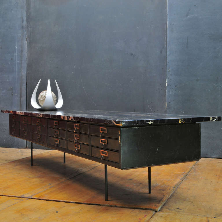 Vault Chest Table with Palmaria Island Black and Gold Portoro Marble In Excellent Condition In Hyattsville, MD