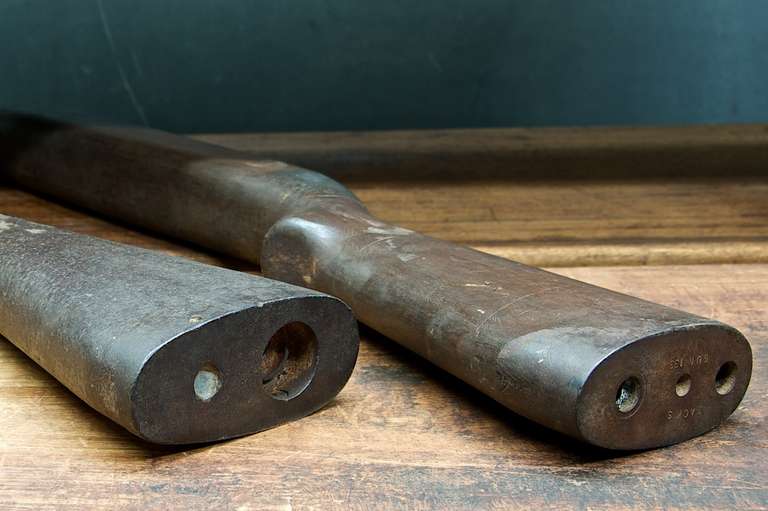 Milieu du XXe siècle 1930s Vintage Solid Cast Iron Sachs Carbine Rifle Gun Molds Industrial Factory en vente