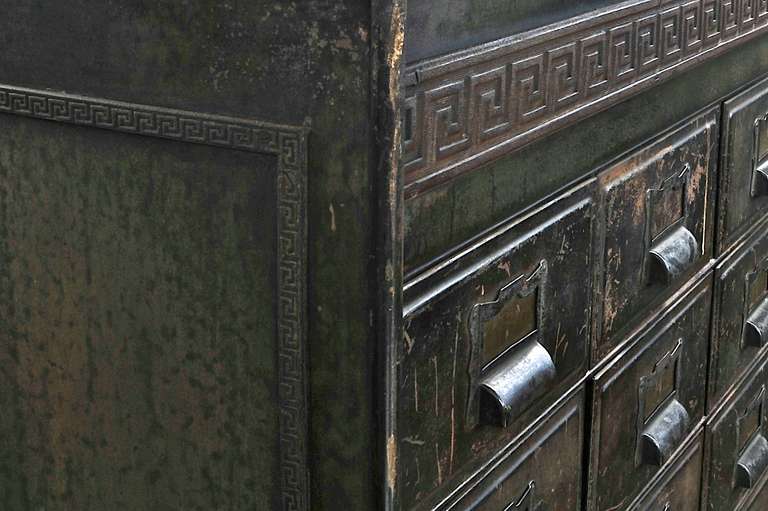 1880's Globe Shaw Walker Monumental Apothecary Library Wall Cabinet In Good Condition In Hyattsville, MD