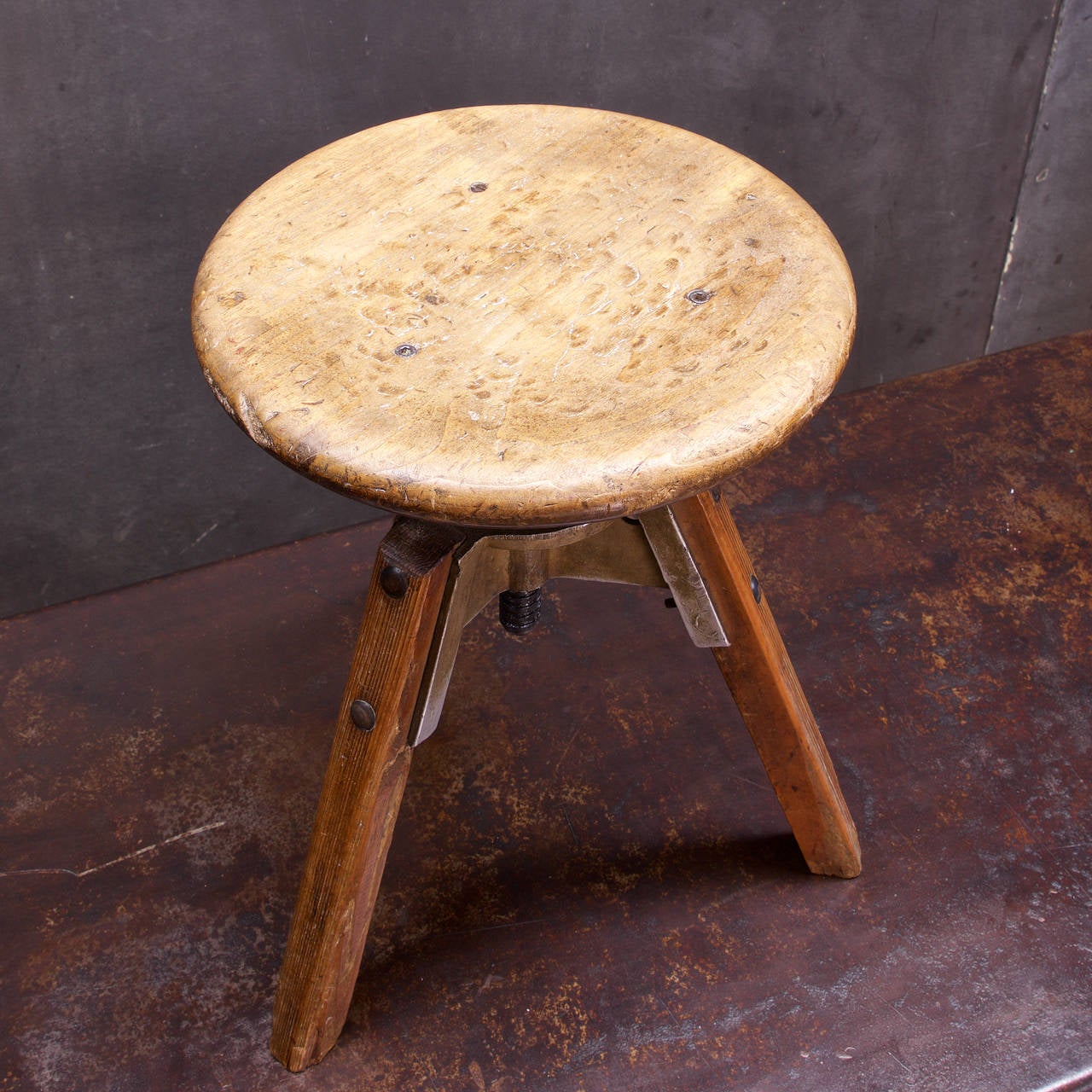 artist stool for painting