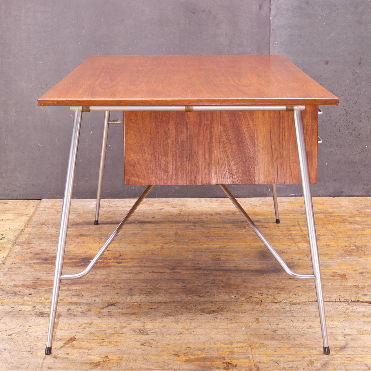 Huilé Rare bureau Børge Mogensen en teck et acier vintage du milieu du siècle Soborg Mobler, Mod danois en vente