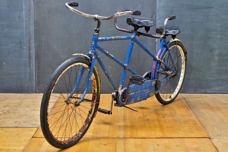 USA, c.1946. Vintage Schwinn Tandem Bicycle, Made in Chicago, USA. Coaster Brakes. 26 x 1.75 Tires. As-Found Condition, Still Functional. Ready for Restoration or as Prop.

Stand Over H: 30 in.
Front Seat H: 35½ in.
Rear Seat H: 32 in.
