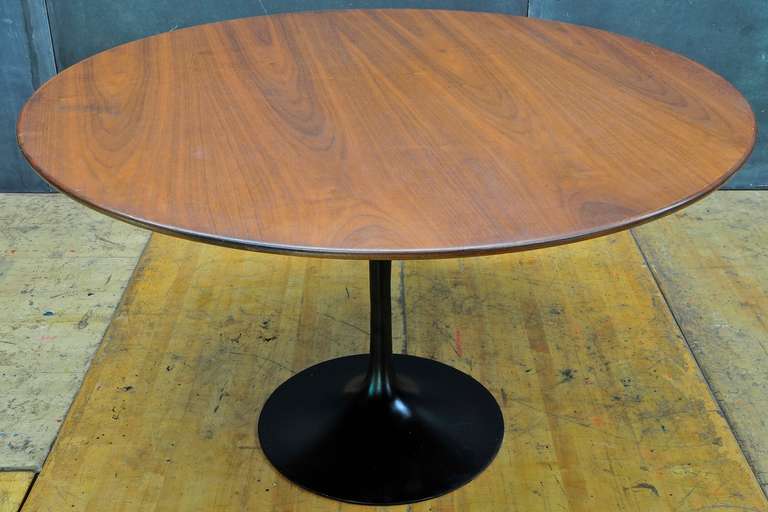 1960's Mid Century International Style Eero Saarinen for Knoll Associates Walnut & Black 48 In. Tulip Dining Table.