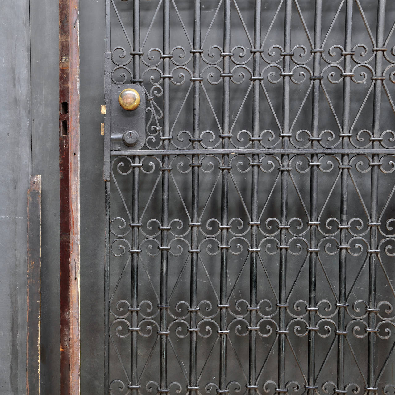 Américain Porte de jardin industrielle,en métal, de rue, de Loocke Warehouse Gay Iron Gate, années 1910 en vente