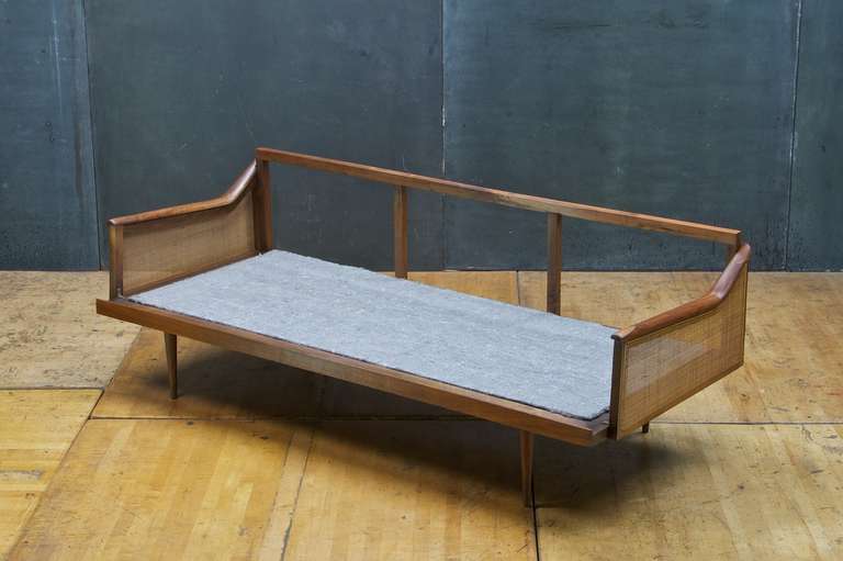 Noyer Vintage 1960's Mid-Century Craftsman Walnut & Cane Daybed