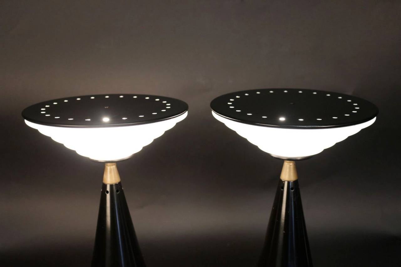 Pair of 1980s 'Ziggurat' Table Lamps by Sigheaki Asahara, Edition Stilnovo In Good Condition In Saint-Ouen, FR