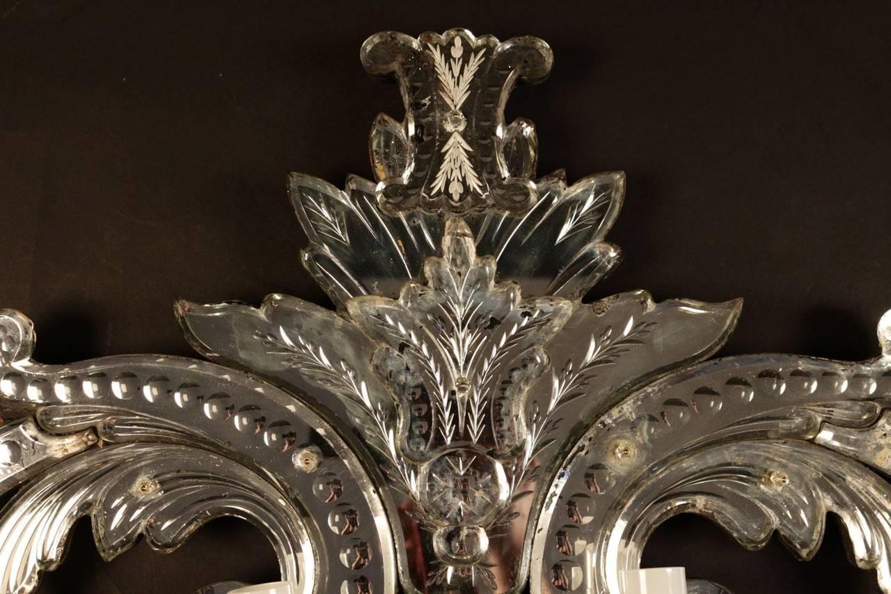 Large 1950s Acanthus Leave Sconce in Murano Eglomise Glass In Good Condition In Saint-Ouen, FR