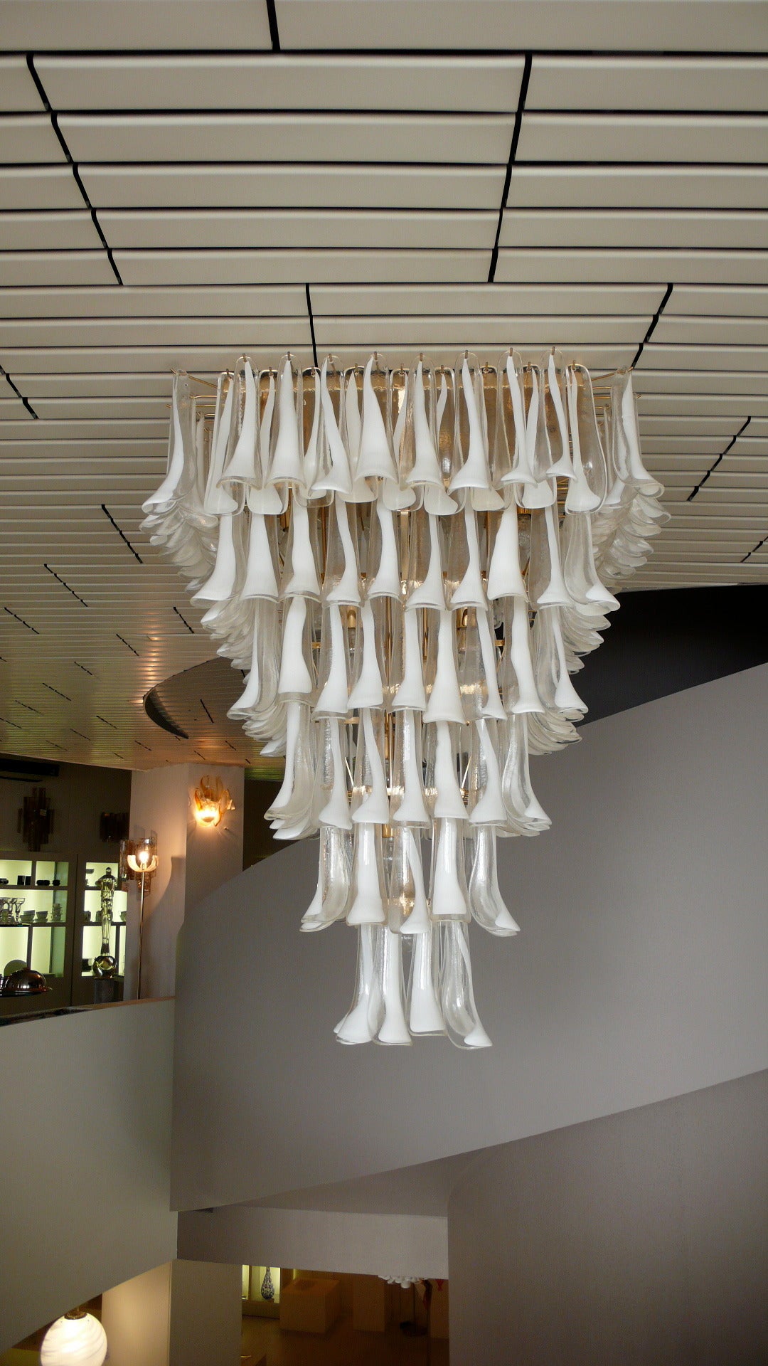 Pair of Majestic Flush Mount Petal Murano Chandeliers In Excellent Condition For Sale In Rome, IT