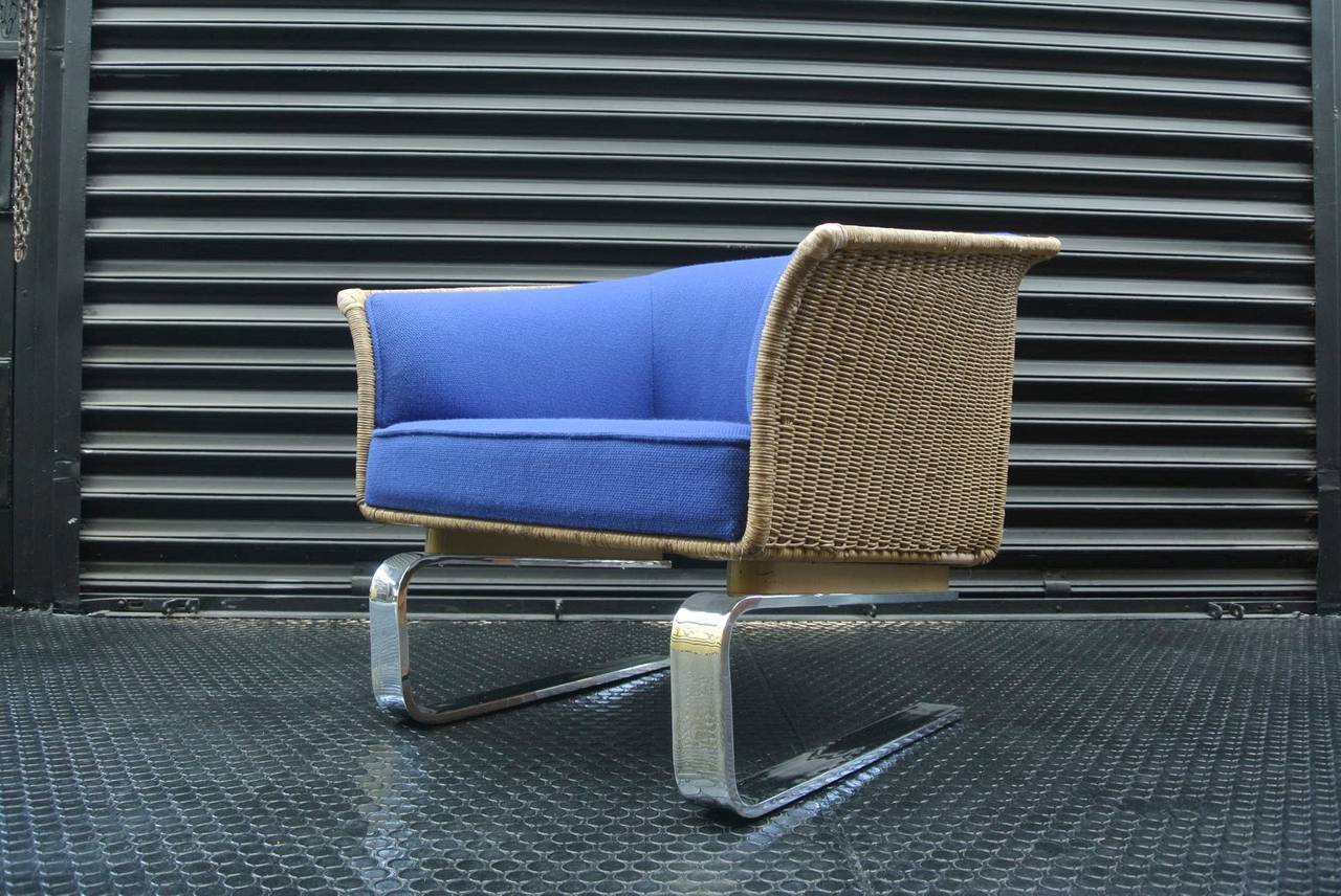 Mid-Century Modern Beautiful Wicker and Chrome Armchair For Sale