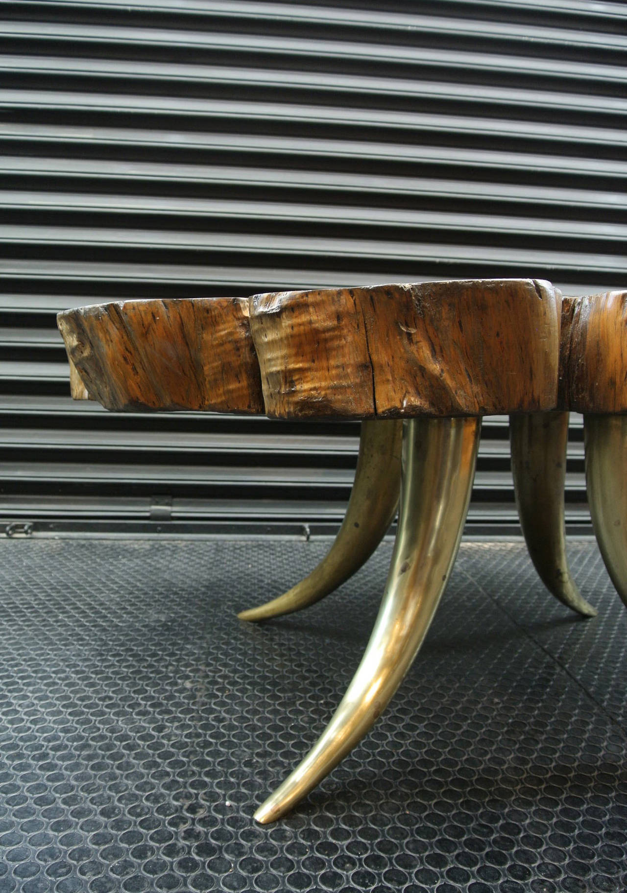 Organic Table with Bronze Legs In Good Condition In Mexico, D.F.