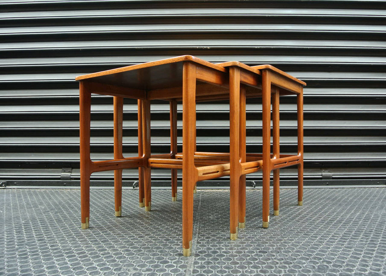 Mexican Set of Three Nesting Tables In Good Condition In Mexico, D.F.