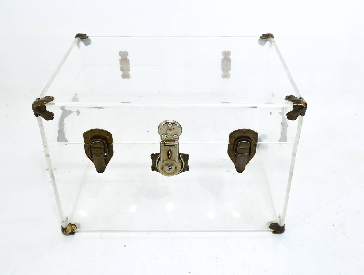 Lucite Vintage Trunk In Good Condition In Mexico, D.F.