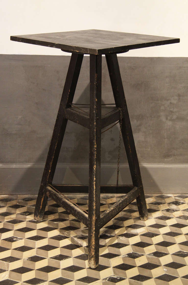Artist stand in painted wood. Adjustable height. Beautiful item for various uses!
