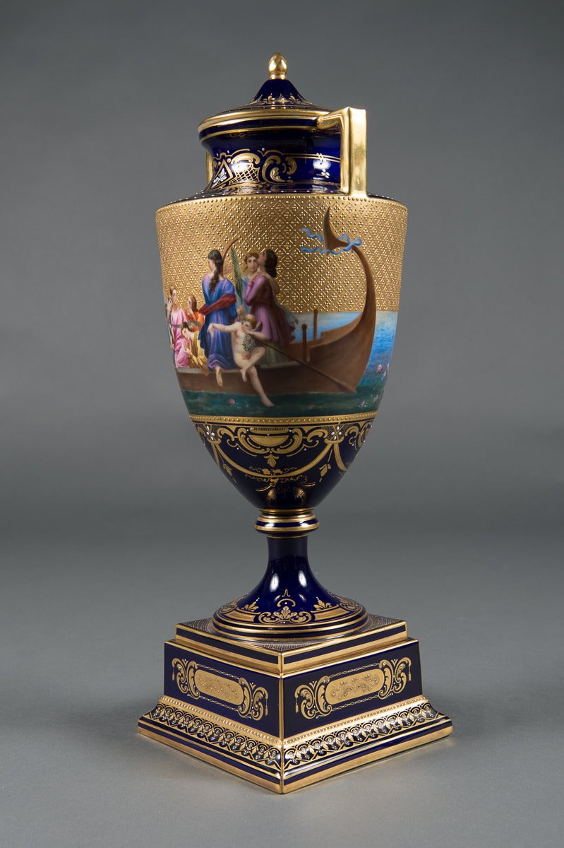 Art nouveau Très beau vase à couvercle royal autrichien de Vienne du 19ème siècle en vente