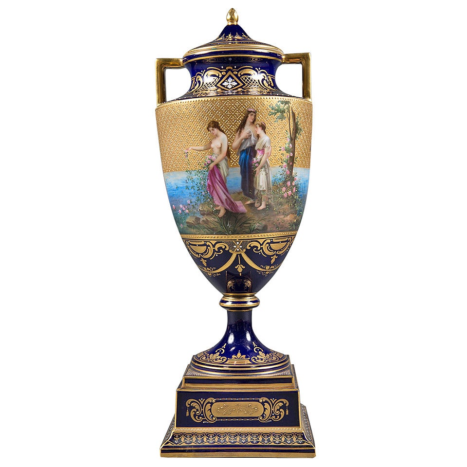 A Very Fine 19th Century Austrian Royal Vienna Lidded Vase For Sale