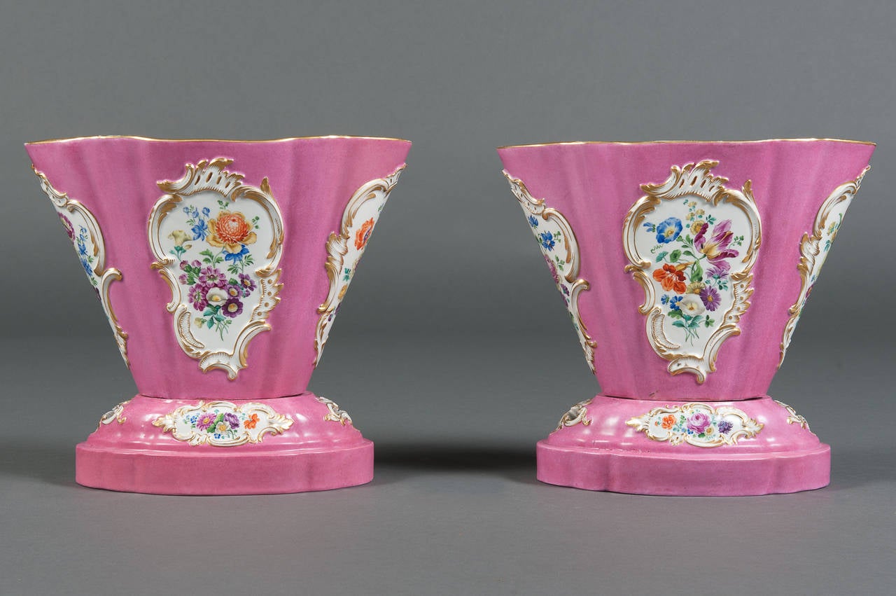 A Pair of 19th Century Pink Ground Meissen Porcelain Cachepots on Bases 1