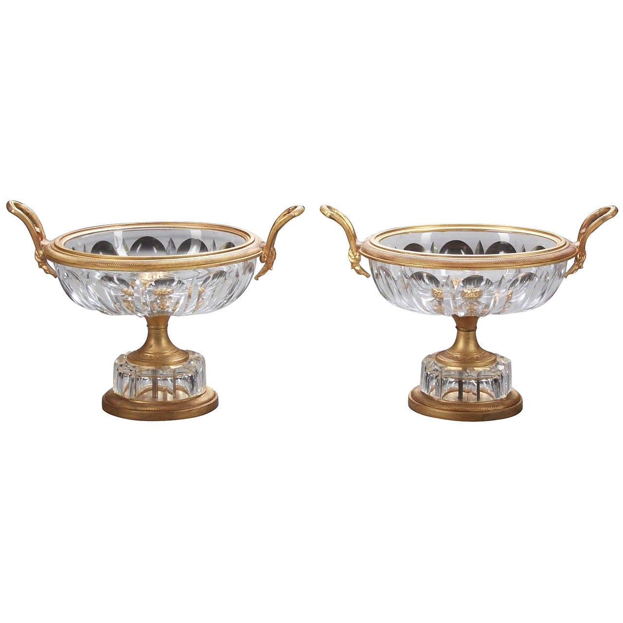 Paar französische Kompottschalen aus vergoldeter Bronze und geschliffenem Kristall des frühen 20. Jahrhunderts