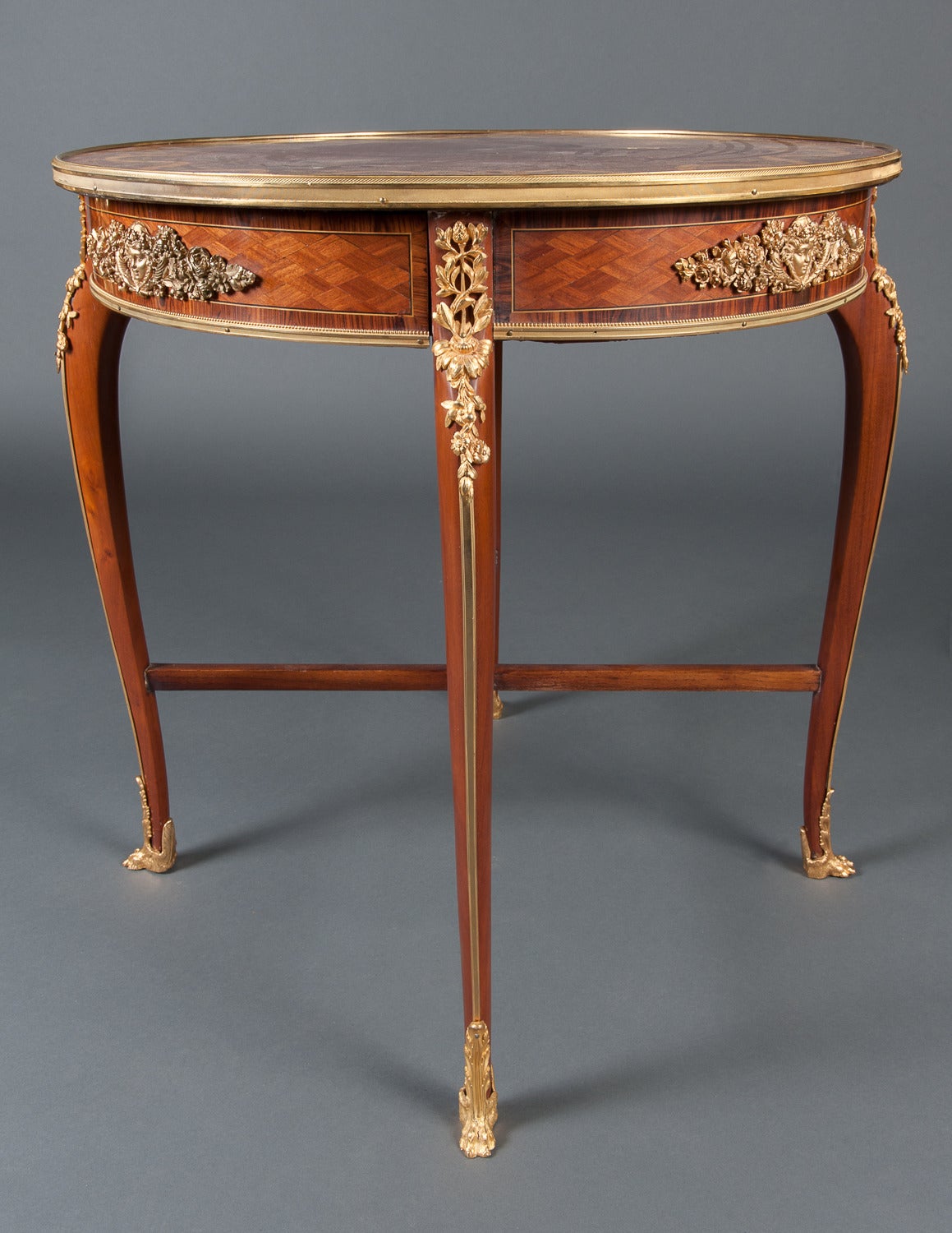 French Marquetry Center Table attributed to Francois Linke In Excellent Condition For Sale In Los Angeles, CA
