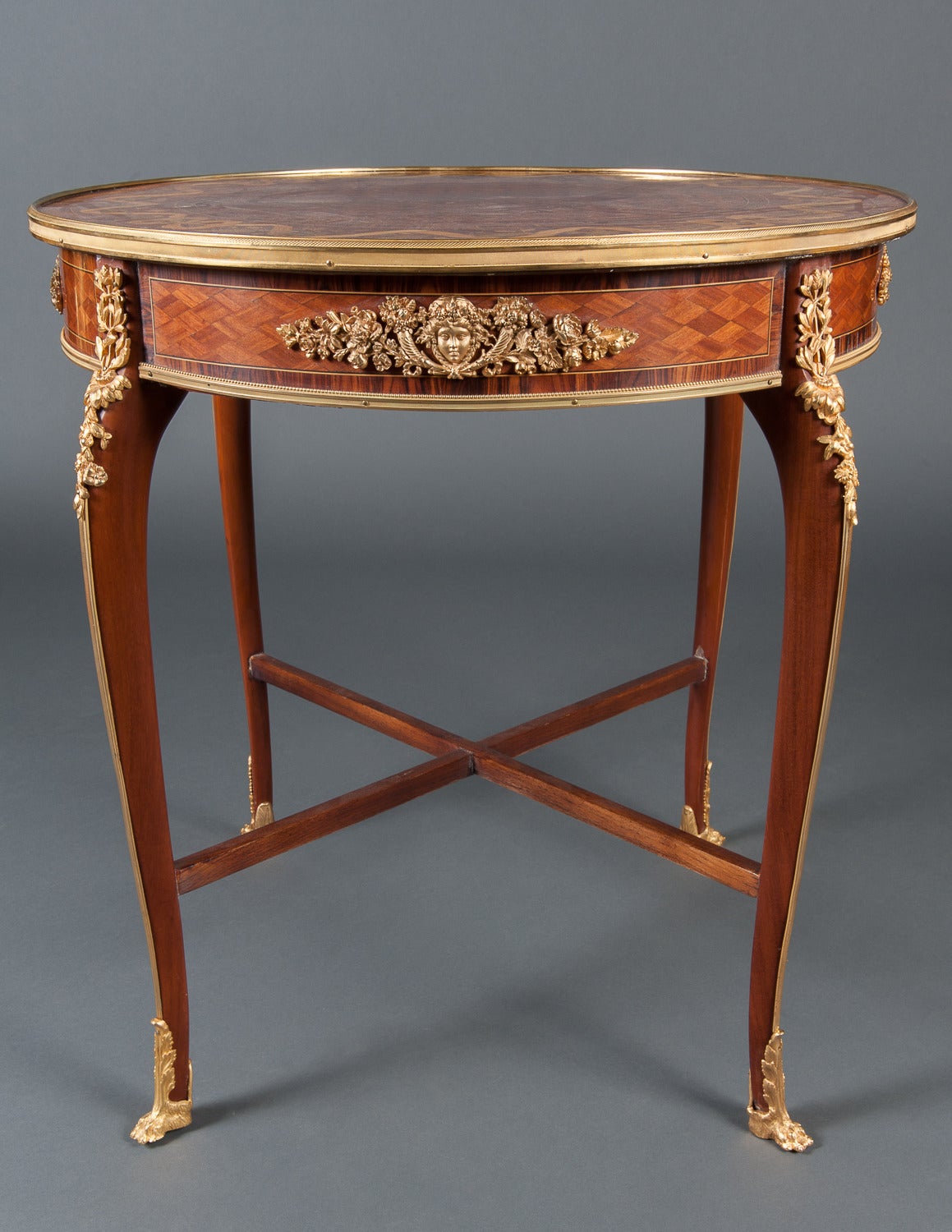 Fin du XIXe siècle Table centrale en marqueterie française en vente