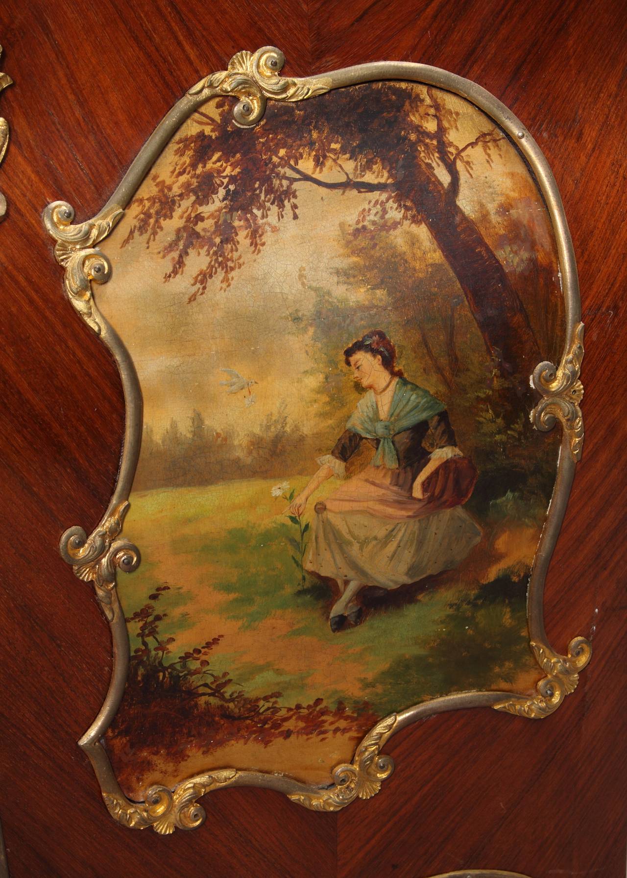 Vitrina francese in stile Luigi XV con montatura in ormù in vendita 1