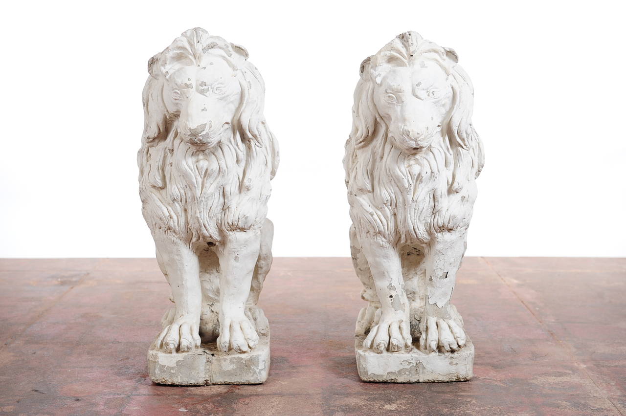 A Pair of 19th Century Italian Baroque Outdoor Concrete Lion Sculptures

Circa 1890 

Origin: Italy

Depth: 12