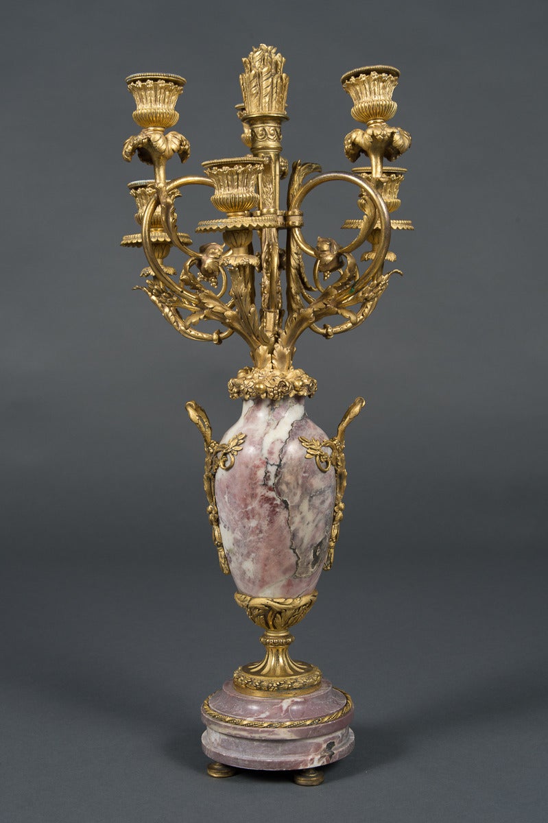 French Antique Tiffany & Co. Garniture d'horloge en marbre et bronze dor en vente 2