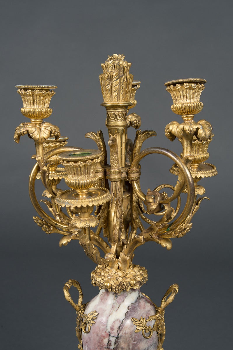 French Antique Tiffany & Co. Garniture d'horloge en marbre et bronze dor en vente 3
