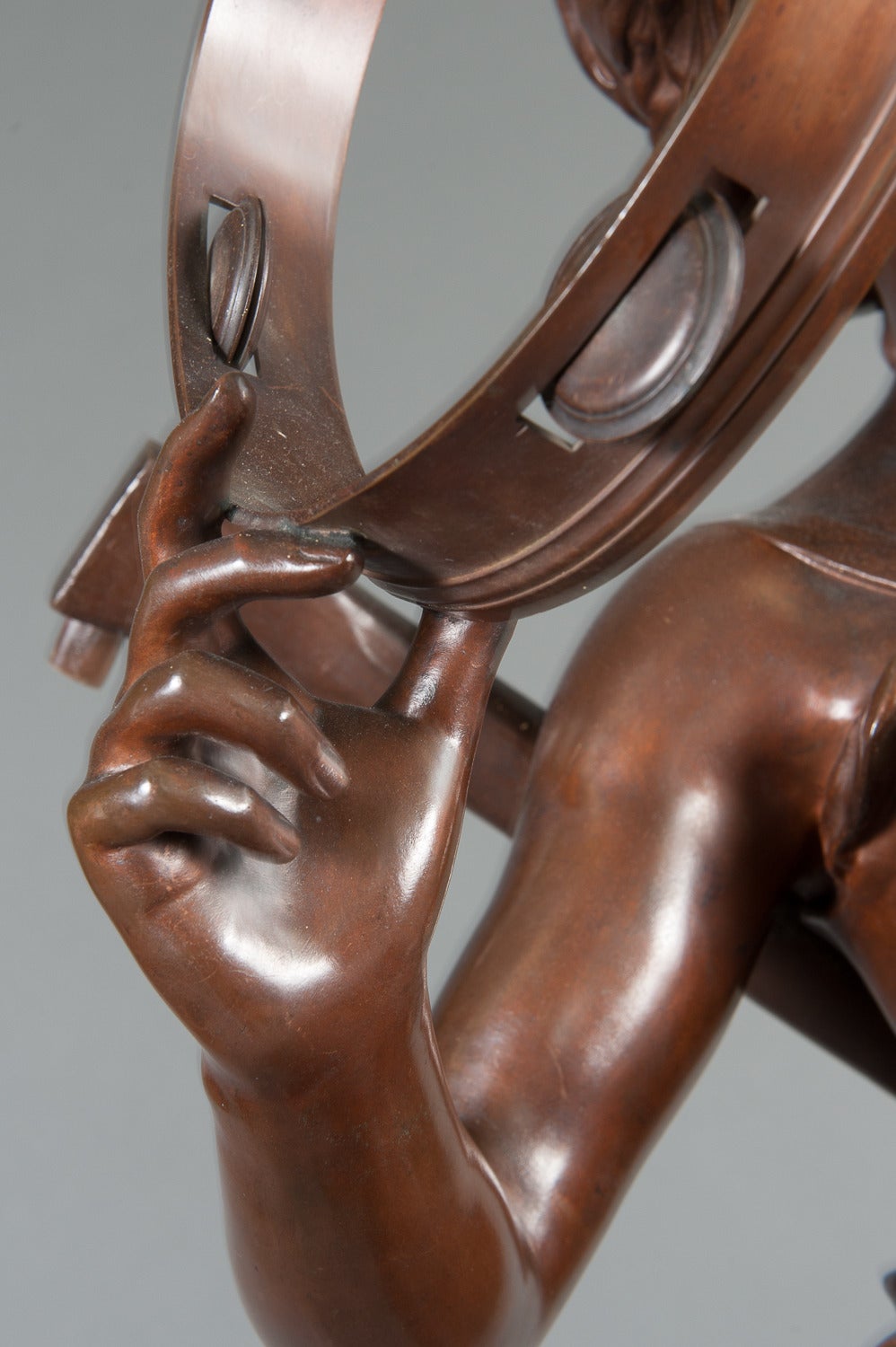 XIXe siècle Torchère figurative en bronze intitulée : « Music ».  par Jules Felix Coutan en vente