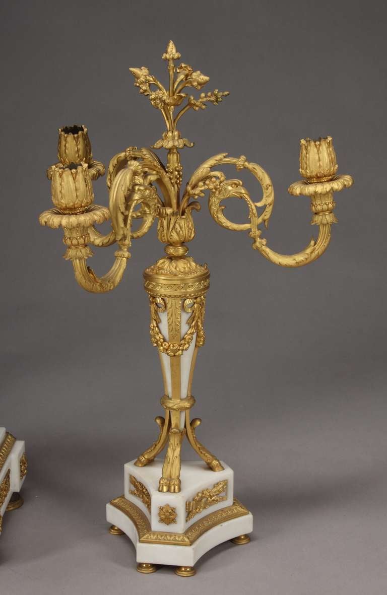 Ungewöhnliche 19. Jahrhundert Französisch Dreh Uhr Garnitur (Louis XVI.) im Angebot