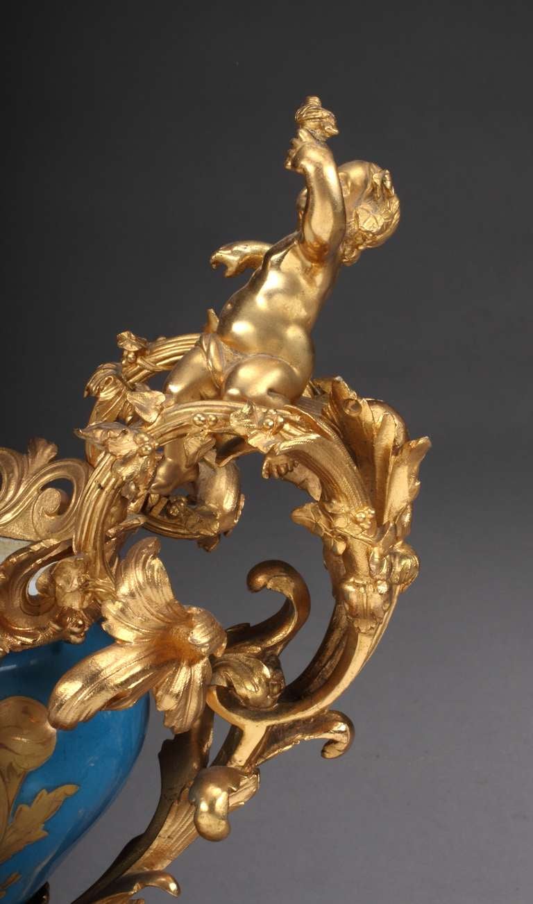 19th century French Gilt Bronze Mounted Sevres style Centerpiece For Sale 6