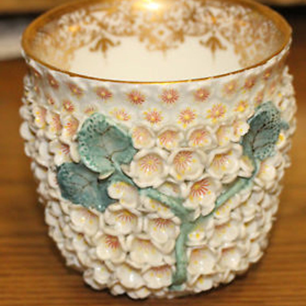 19th Century German Meissen Porcelain Snow Ball Cup with Gold Decoration In Excellent Condition In Los Angeles, CA