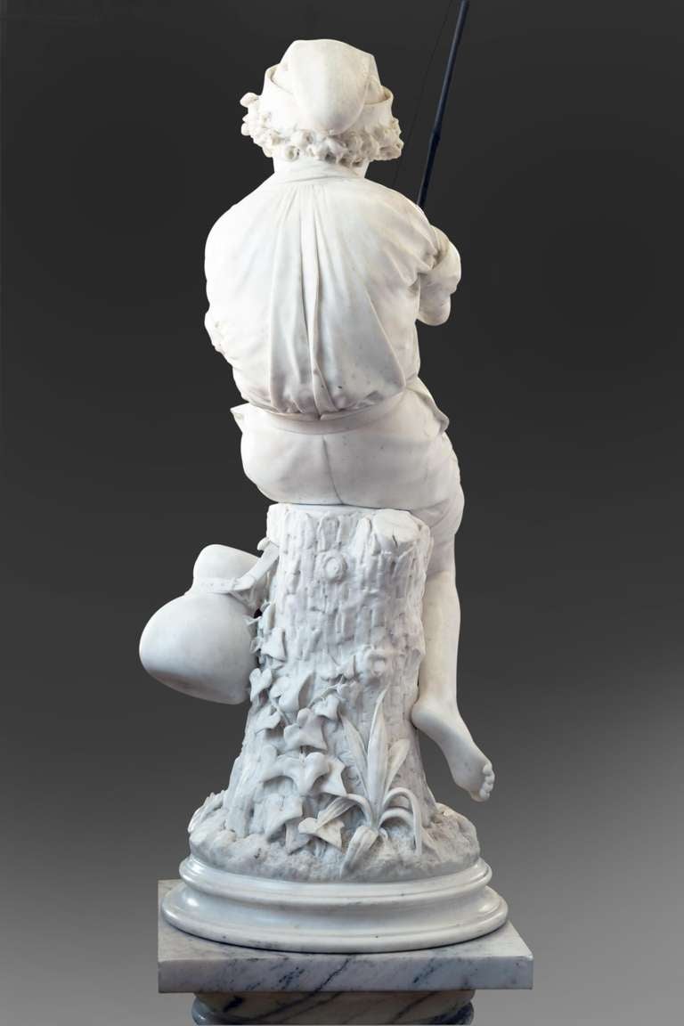 Grande sculpture en marbre d'un garçon pêcheur par le professeur Lot Torelli en vente 12