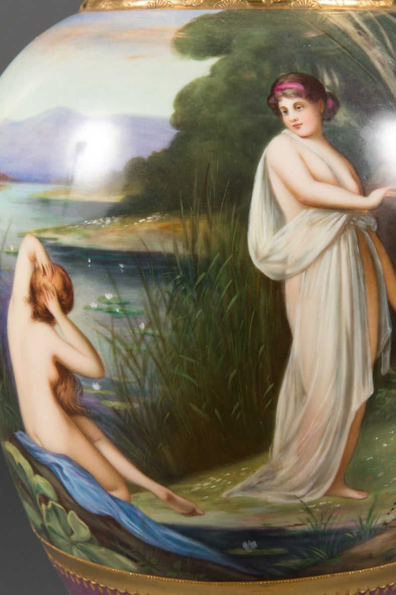 Gran jarrón austriaco antiguo Royal Vienna pintado iridiscente Pintado a mano en venta