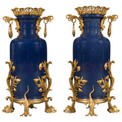 A Pair of 19th Century Blue Chinese Porcelain and French Bronze Vases 8