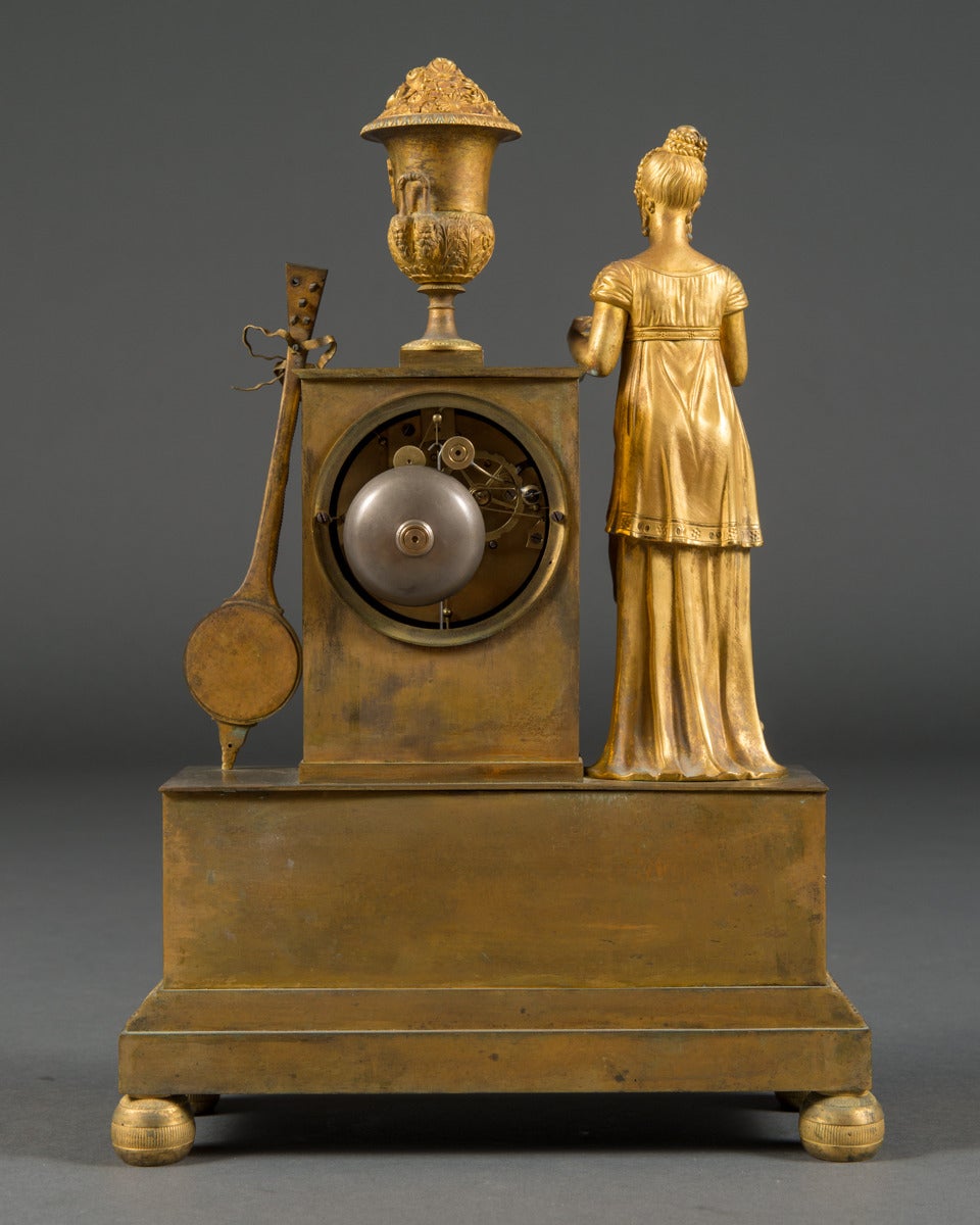 Pendule de cheminée Empire française ancienne en fil de soie et bronze doré, vers 1820 en vente 2