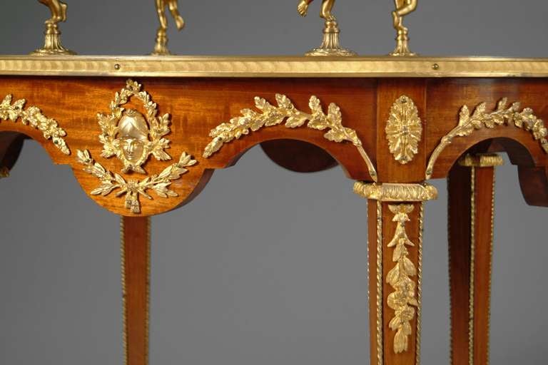 Mesa auxiliar francesa de dos pisos de madera de rey con montura de bronce, attr E. Zwiener, 1880 Francés en venta