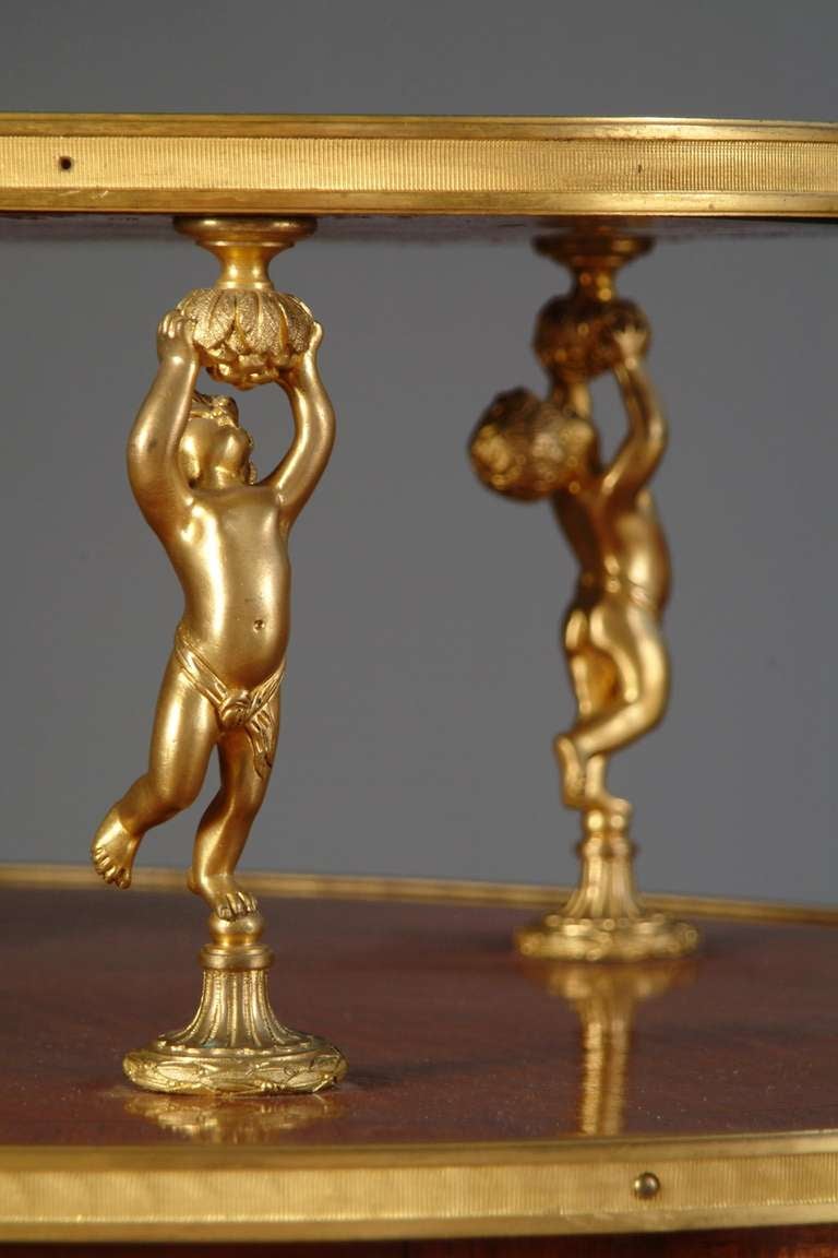 Mesa auxiliar francesa de dos pisos de madera de rey con montura de bronce, attr E. Zwiener, 1880 Dorado en venta