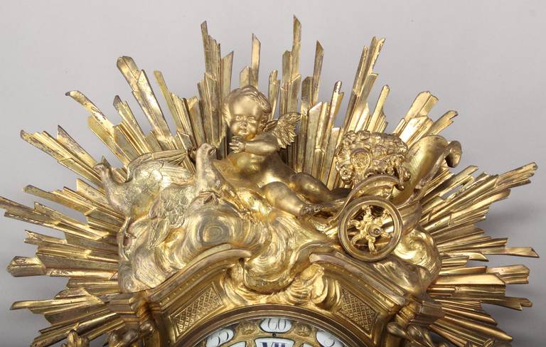 Große große französische cartel-Uhr aus vergoldeter Bronze im Louis-XV-Stil (19. Jahrhundert) im Angebot