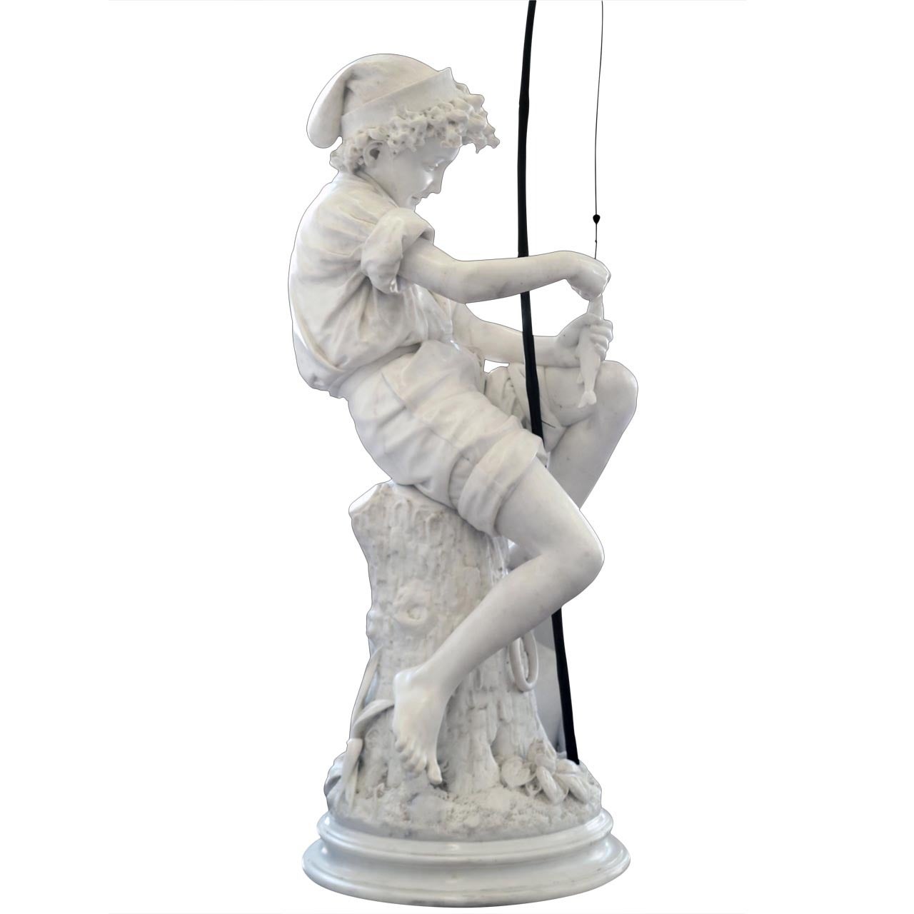 XIXe siècle Grande sculpture en marbre d'un garçon pêcheur par le professeur Lot Torelli en vente