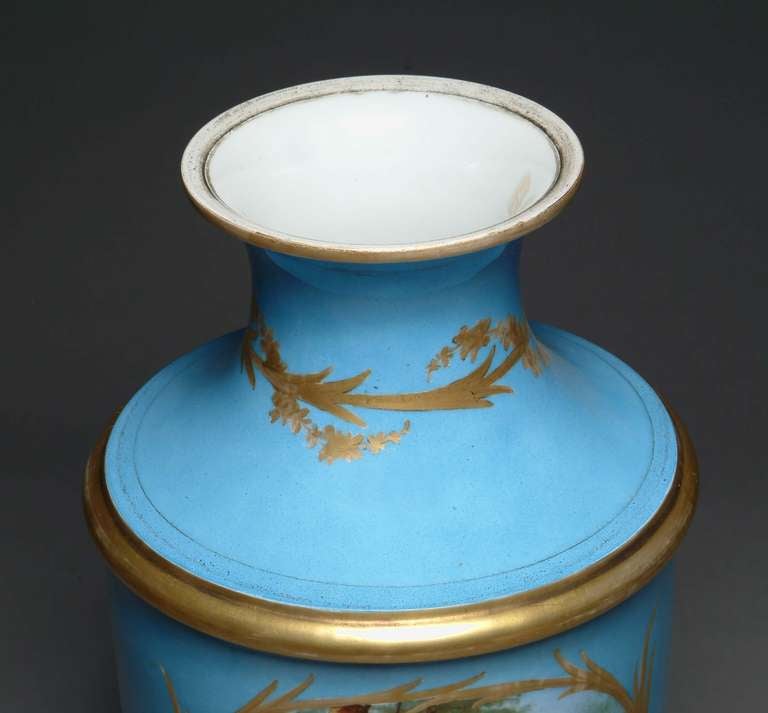 Vaso in porcellana turchese di Sevres dipinto a mano del XIX secolo in vendita 2