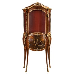 XIXe siècle français  Vitrine « Vernis Martin » montée en bronze doré