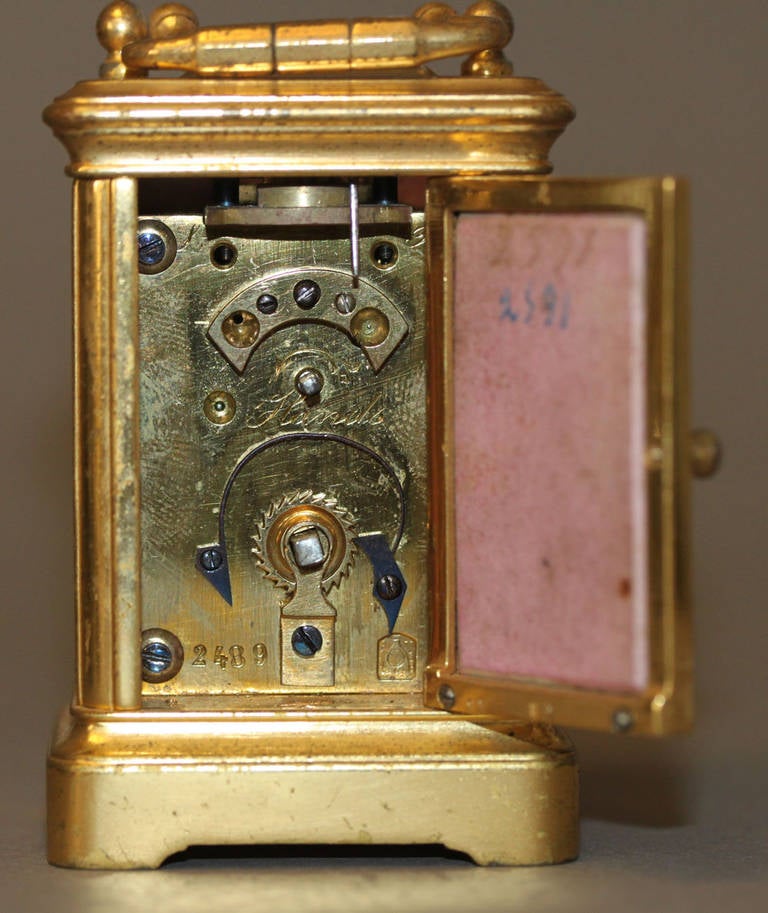 Porcellana Orologio da carrozza francese in miniatura su porcellana in vendita