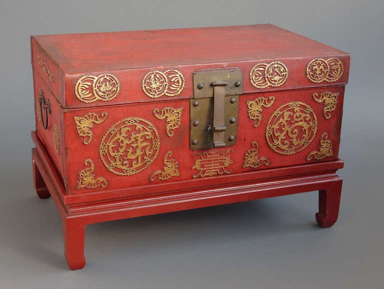 Pair of Chinese Early 20th Century Red Pig Skin and Brass Boxes on Stands In Good Condition In Los Angeles, CA