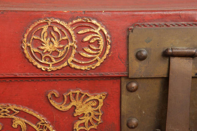 Pair of Chinese Early 20th Century Red Pig Skin and Brass Boxes on Stands 4