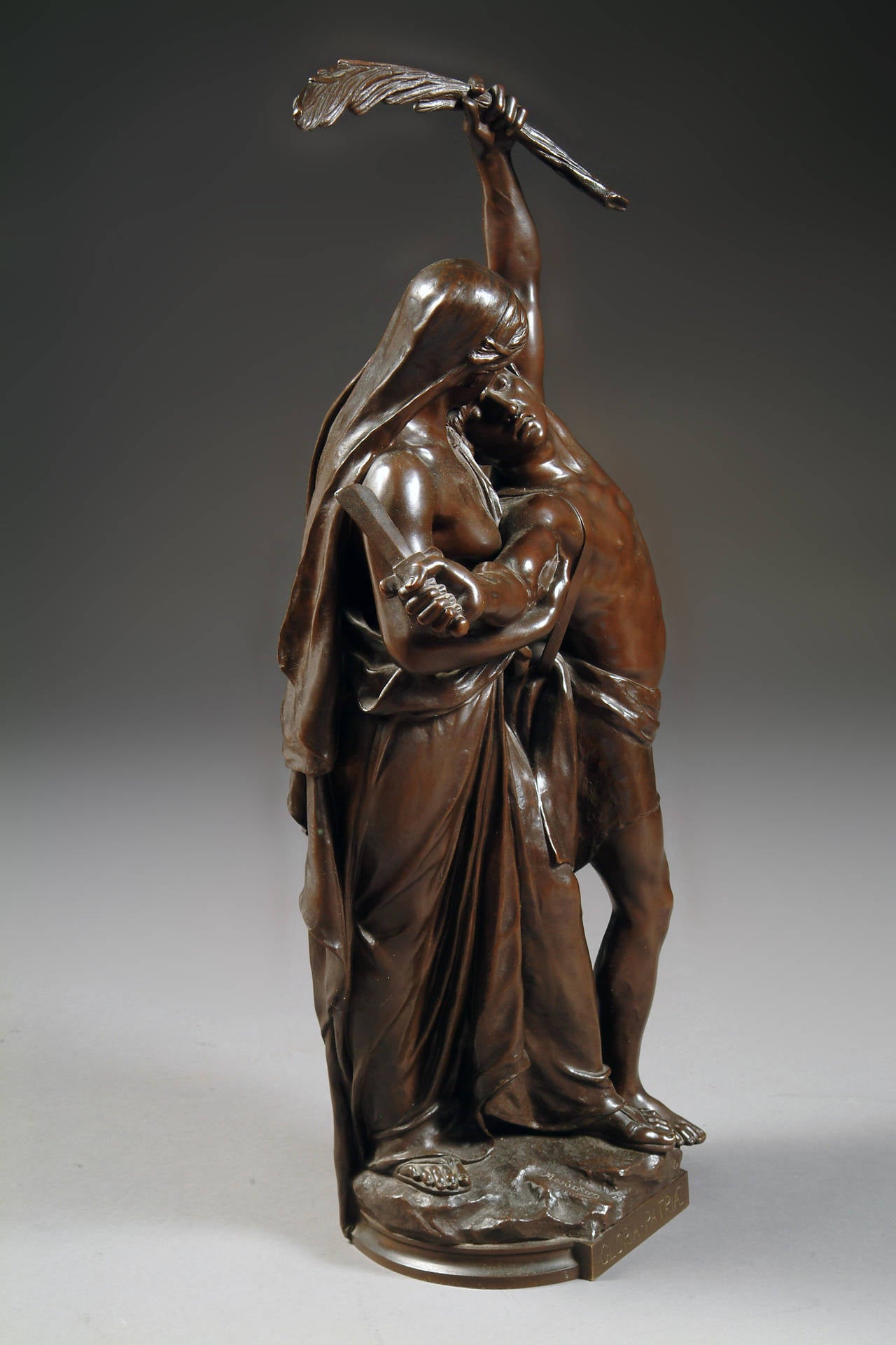 Französische patinierte Bronzeskulptur des 19. Jahrhunderts mit dem Titel „Gloria Patria“ (Gloria Patria). im Angebot 2