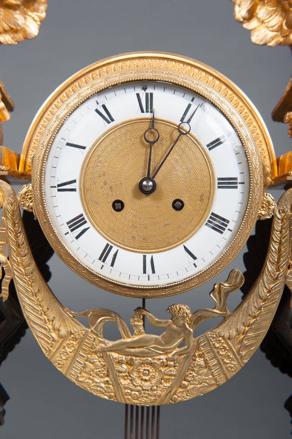 Un lussuoso set di gioielli in bronzo con montatura in ormolu del Secondo Impero francese del XIX secolo in vendita 2