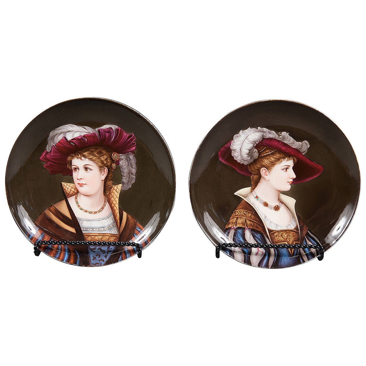 Pareja de platos de porcelana vienesa del siglo XIX pintados a mano para retratos