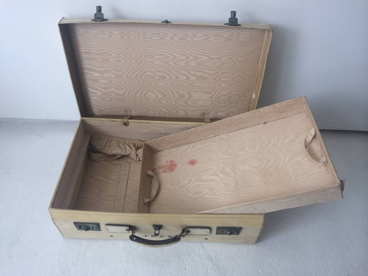 Set of Pigskin Luggage, 1920s In Good Condition For Sale In Los Angeles, CA