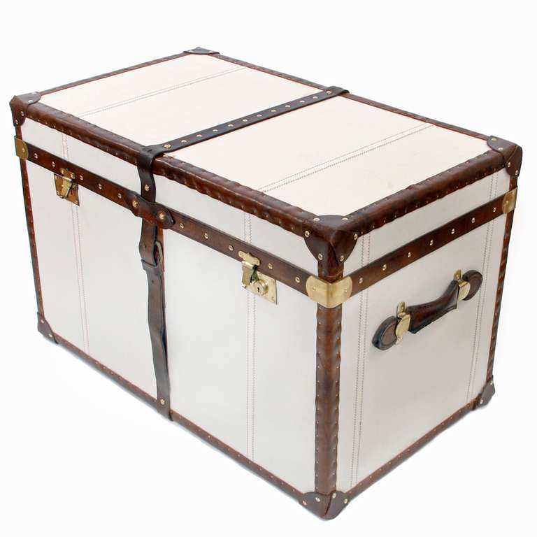 Sailcloth Steamer Trunk by Fox & Hardy In Excellent Condition For Sale In Los Angeles, CA