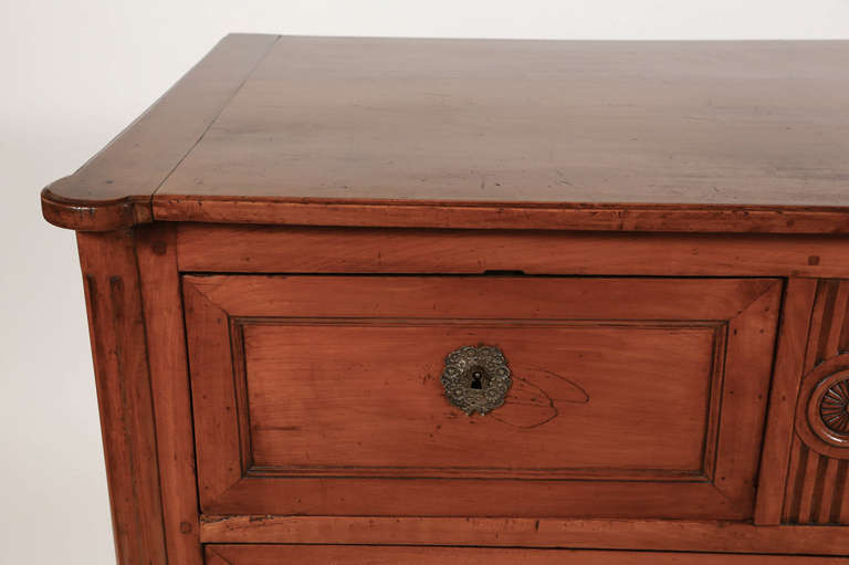 18th Century French Commode For Sale 1